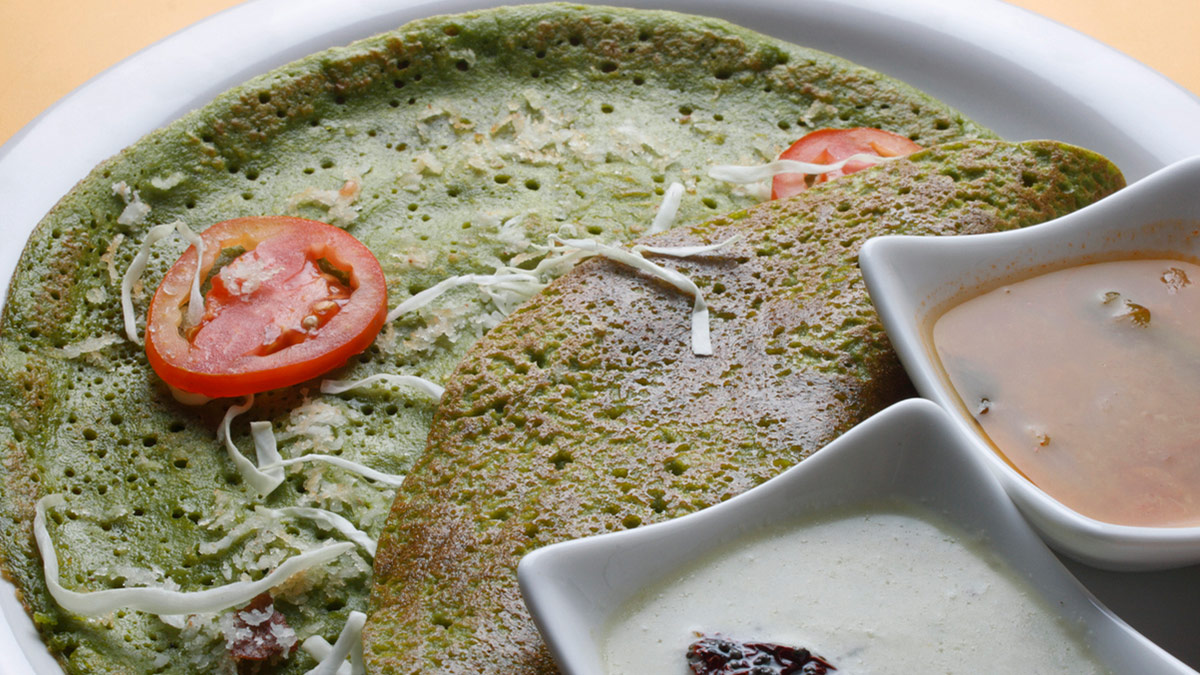 Palak Paneer Uttapam: A Perfect Addition to Your Healthy Breakfast