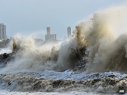बिपरजॉय का खतरा बढ़ा : तट से 10 km के इलाके के लोगों को सुरक्षित स्थानों पर पहुंचाया जा रहा बिपरजॉय का खतरा बढ़ा : तट से 10 km के इलाके के लोगों को सुरक्षित स्थानों पर पहुंचाया जा रहा