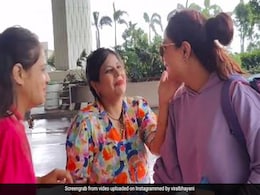 Video: ऋचा चड्ढा को छोड़ने आए थे अली फजल, एयरपोर्ट पर फैन्स ने की ऐसी हरकत Video: ऋचा चड्ढा को छोड़ने आए थे अली फजल, एयरपोर्ट पर फैन्स ने की ऐसी हरकत