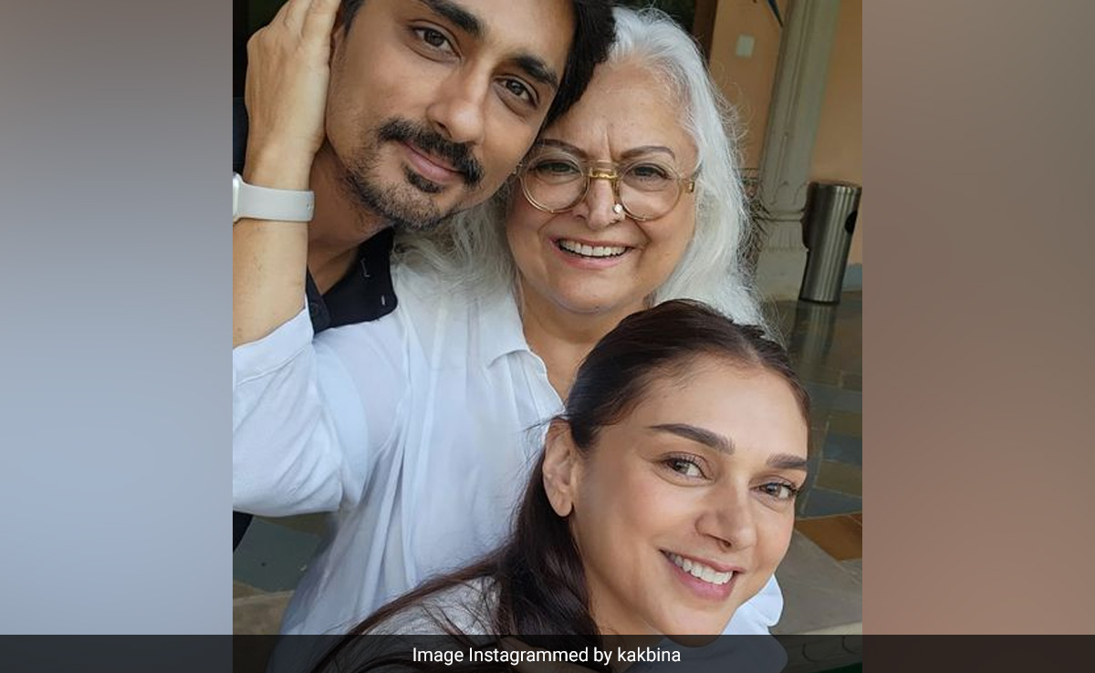 New Pic Alert: Aditi Rao Hydari And Rumoured Boyfriend Siddharth Visit Bina Kak's House