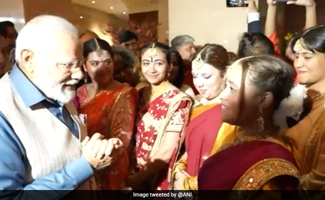 Watch: Egyptian Woman Sings <i>"Yeh Dosti"</i> For PM Modi In Cairo