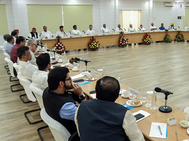 पटना में चल रही विपक्षी नेताओं की बैठक हुई खत्म, विभिन्न मुद्दों पर हुई चर्चा