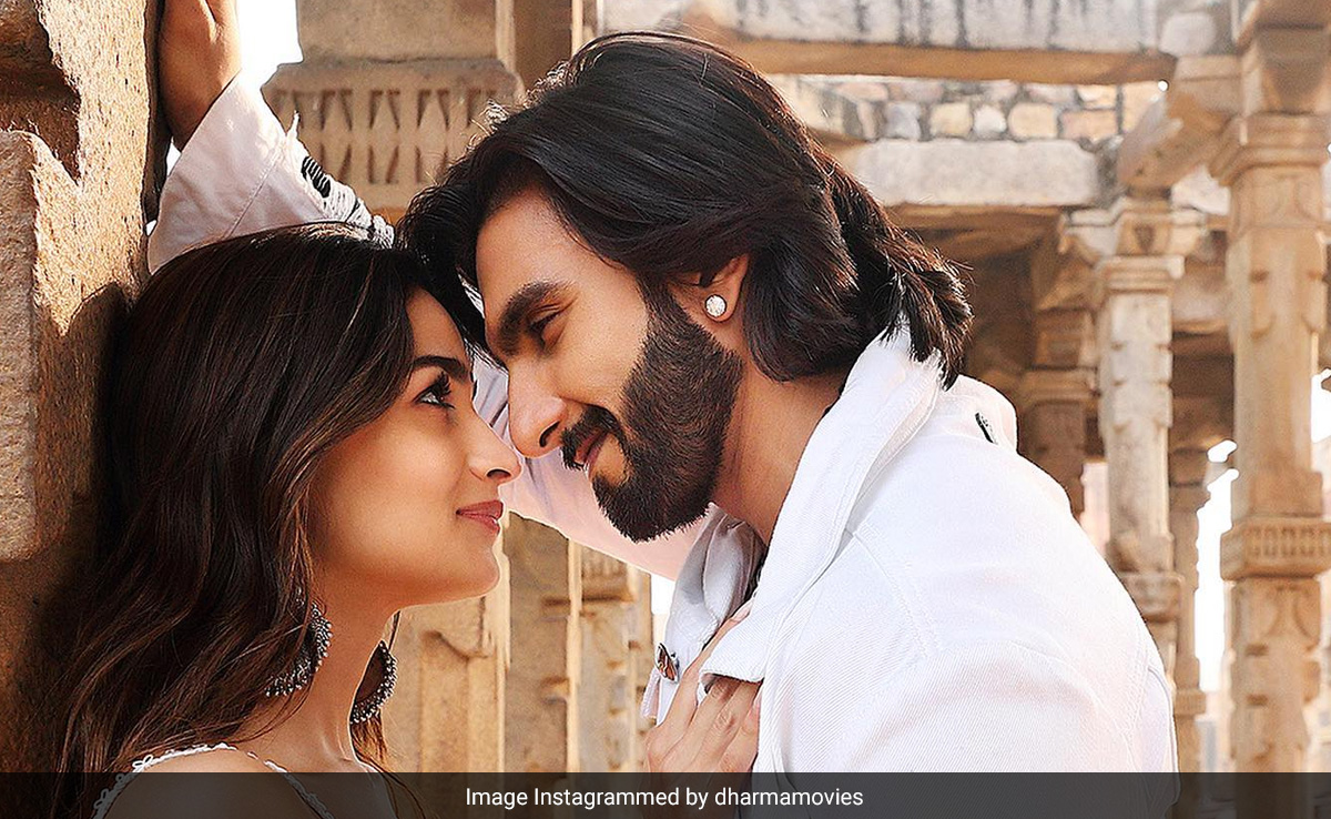 New Pics Of <i>Rocky Aur Rani Kii Prem Kahaani</i> Fam Are Making The Wait For The Film So Hard