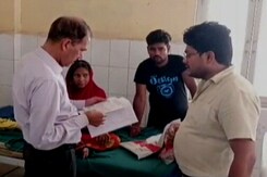 पूर्वी उत्तर प्रदेश में गर्मी की मार, लगातार हो रही मौत पर उठने लगे सवाल पूर्वी उत्तर प्रदेश में गर्मी की मार, लगातार हो रही मौत पर उठने लगे सवाल