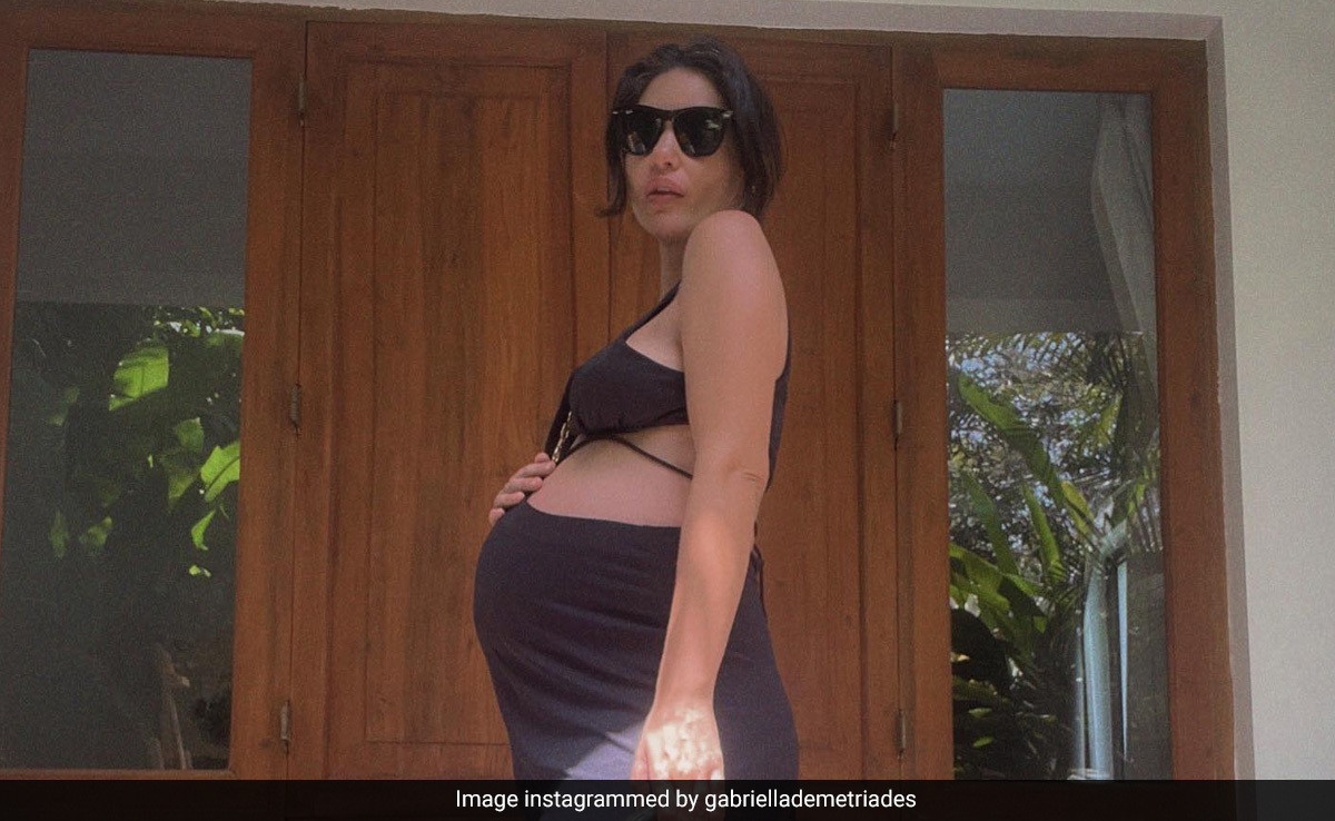 Gabriella Demetriades Proves That Cutout Dresses Really Can Make A Pregnancy Fashion Statement