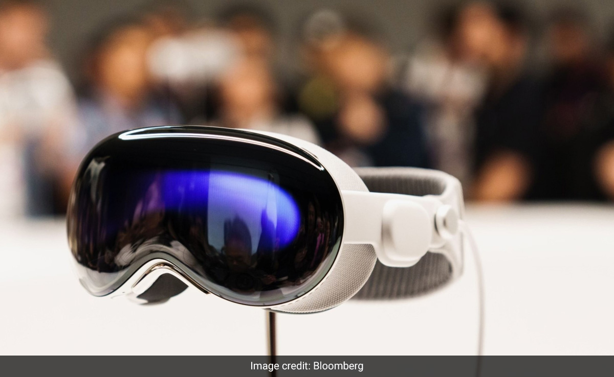 Apple Fans Are Already Returning Their Vision Pro Headsets. Here's Why