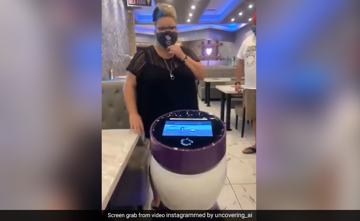 "Don't Block My Way": Watch How Robot Waiter Gets Upset With Customer