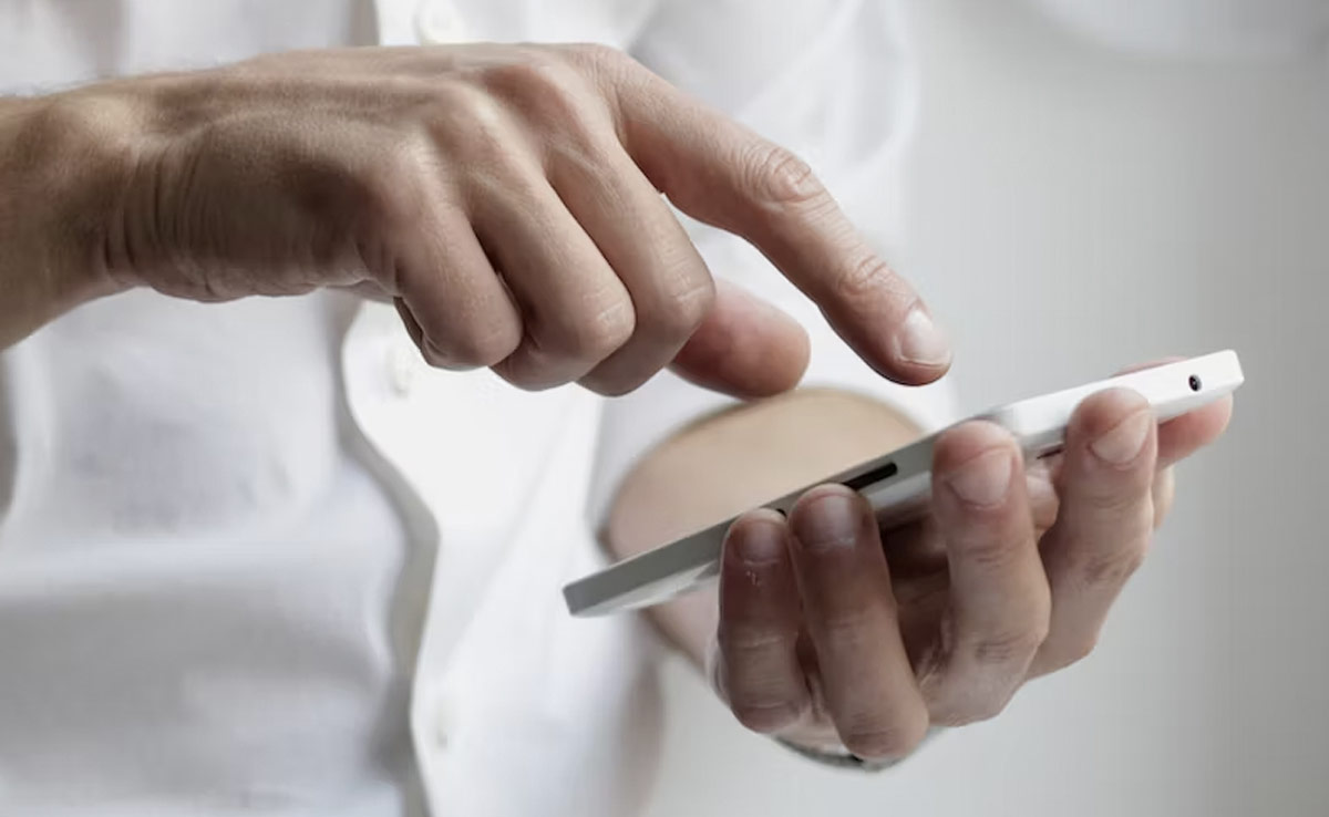 आप पहले शख्स हैं... स्टूडेंट ने 20 साल बाद टीचर को किया मैसेज, लिखी ऐसी बात, पढ़कर इमोशनल हुए लोग