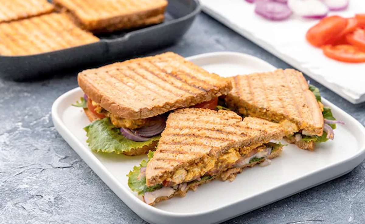 Craving a Delicious Bite? Tandoori Paneer Sandwich to the Rescue! (Recipe Inside)