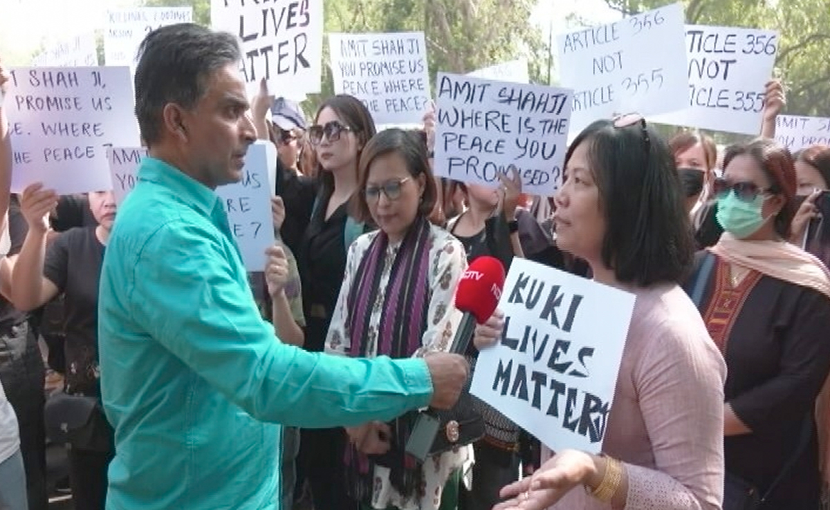 Manipur's Kuki Women Protest Outside Amit Shah's Home Amid Violence