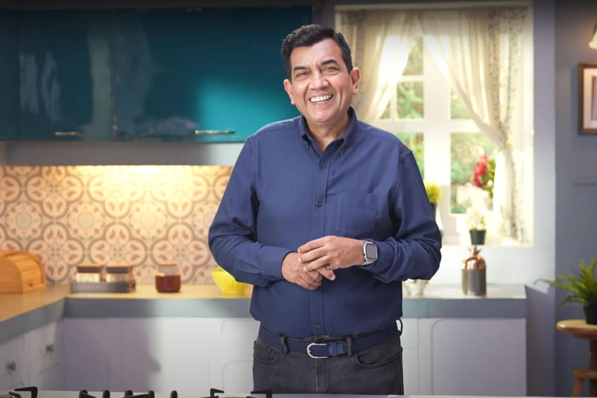 Sanjeev Kapoor With New 'Monsoon ka Mazaa' Reel: Shares Chicken Soup Recipe