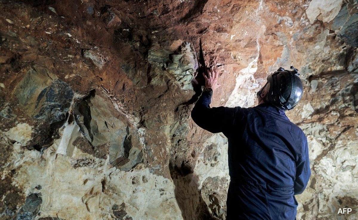 World's Oldest Burial Site, Dating Back To 200,000 BC, Found In Africa