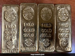 Gold Worth Rs 3 Crore Hidden In Flyers' Bodies, Bags Seized At Calicut Airport Gold Worth Rs 3 Crore Hidden In Flyers' Bodies, Bags Seized At Calicut Airport