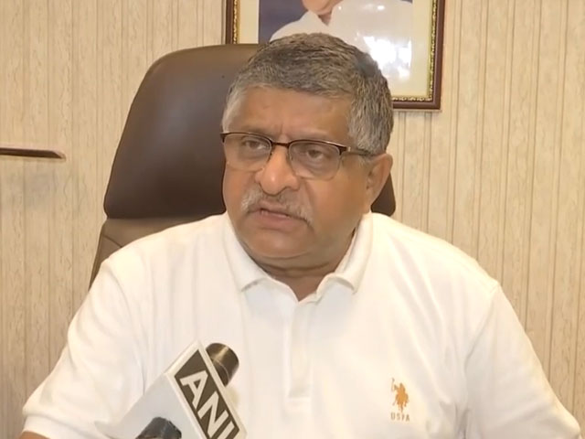 "Nitish Kumar, Lalu Yadav Daydreaming": Ravi Shankar Prasad Rips Into Opposition