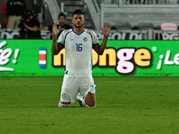 Ten-Man Martinique Edges El Salvador, Panama Wins In Gold Cup