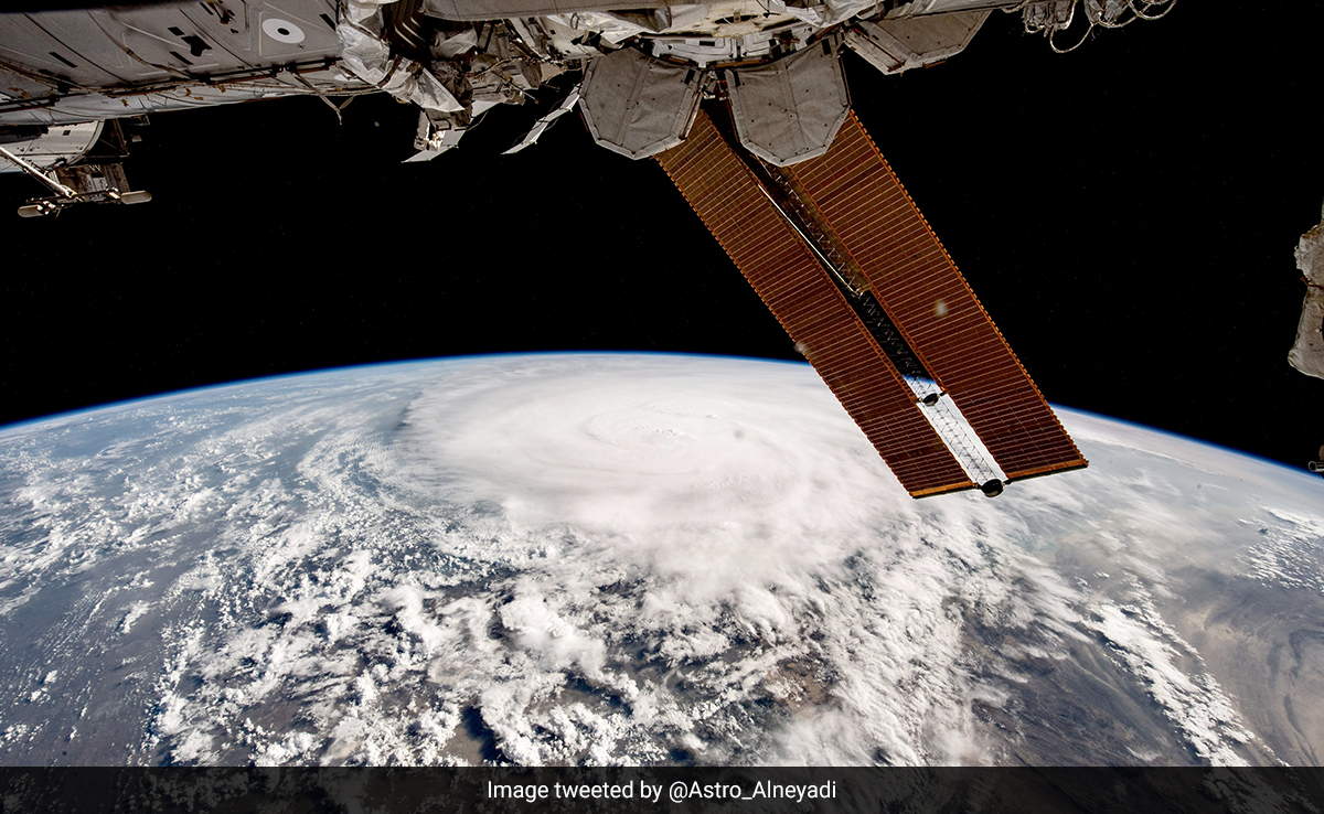 PHOTOS: अंतरिक्ष से खींची गईं चक्रवात बिपरजॉय की तस्वीरें