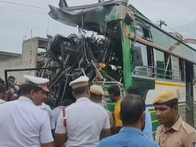 5 Dead , 80 Injured As 2 Buses Collide In Tamil Nadu