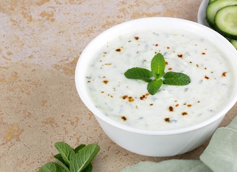 Cucumber Raita Vs Boondi Raita: Which Is Lighter On The Stomach? Cucumber Raita Vs Boondi Raita: Which Is Lighter On The Stomach?