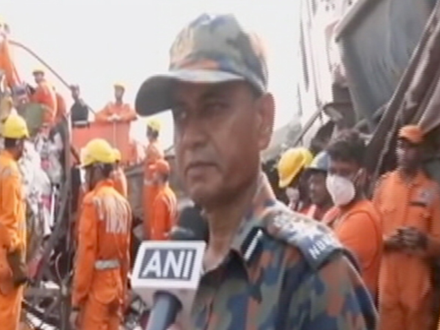 "सभी जिंदा लोगों को निकाल लिया गया, अब शवों को निकाल रहे" - NDRF के वरिष्ठ कमांडेंट