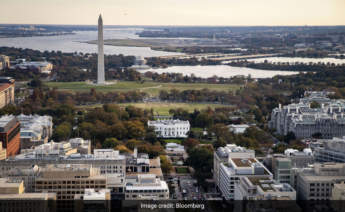 Sonic Boom Rattles Washington As Fighter Jets Chase Unresponsive Aircraft