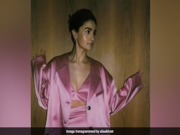 This Barbie Is Just The "Best" - See Alia Bhatt And Sister-In-Law Kareena Kapoor's Instagram Exchange This Barbie Is Just The "Best" - See Alia Bhatt And Sister-In-Law Kareena Kapoor's Instagram Exchange