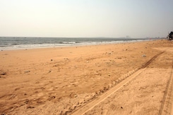 1 Mumbai Teen Dead, 2 Missing After Venturing Into Rough Sea Despite Warning 1 Mumbai Teen Dead, 2 Missing After Venturing Into Rough Sea Despite Warning