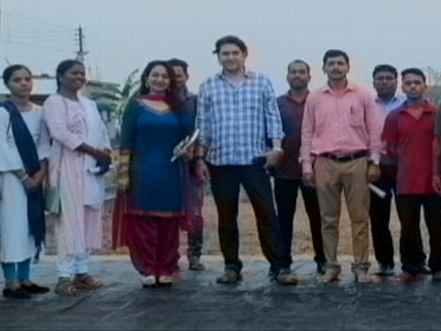 महाराष्ट्र : हथियार छोड़ अब फिल्मों में काम करते नजर आएंगे नक्सली