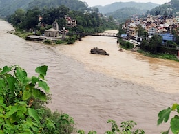 केरल में मानसूनी बारिश का कहर, तीन लोगों की मौत, हजारों विस्थापित केरल में मानसूनी बारिश का कहर, तीन लोगों की मौत, हजारों विस्थापित