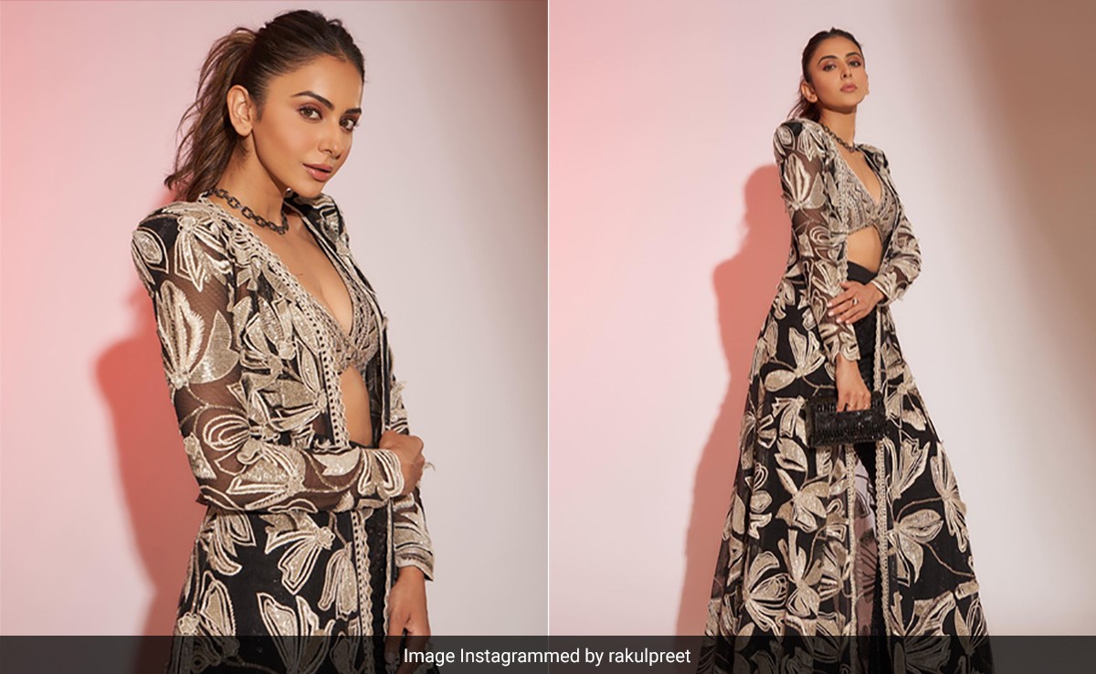 In A Sequin Embroidered Ethnic Set, Rakul Preet Singh Perfectly Blends "Glam And Grace"