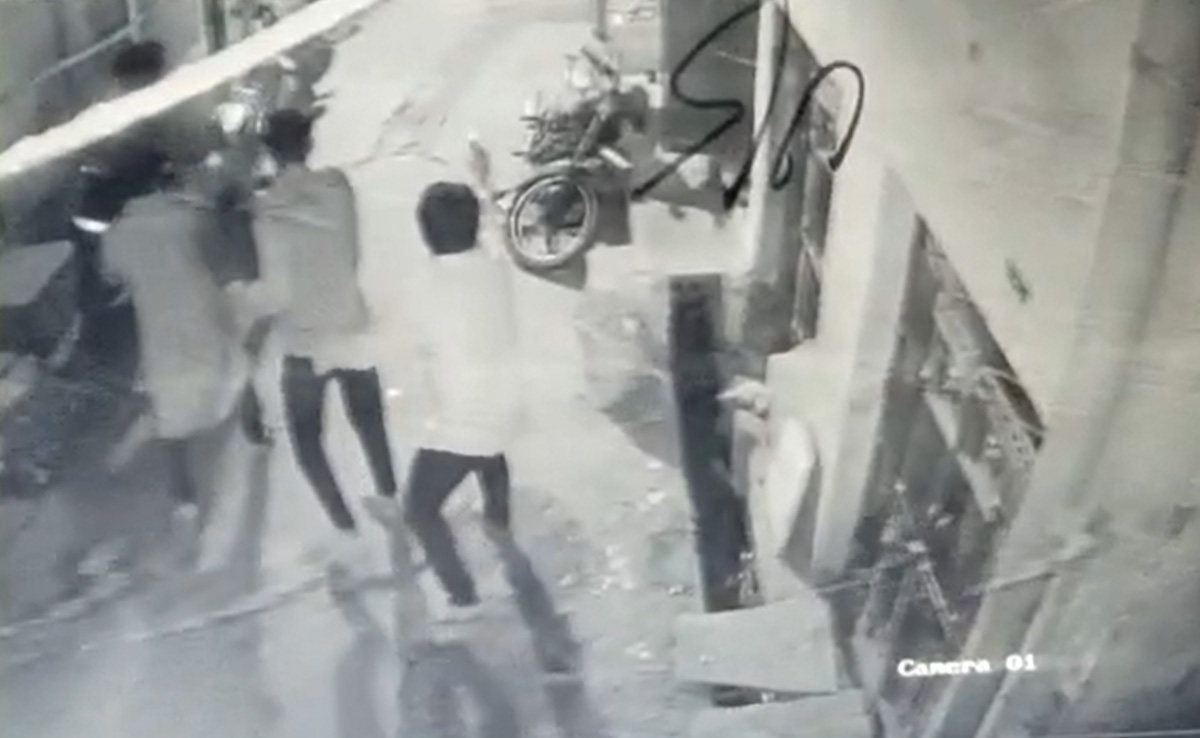 दिल्ली : जाफराबाद इलाके में फायर‍िंग का  CCTV फुटेज आया सामने, गोली चलाते दिखे 3 बदमाश