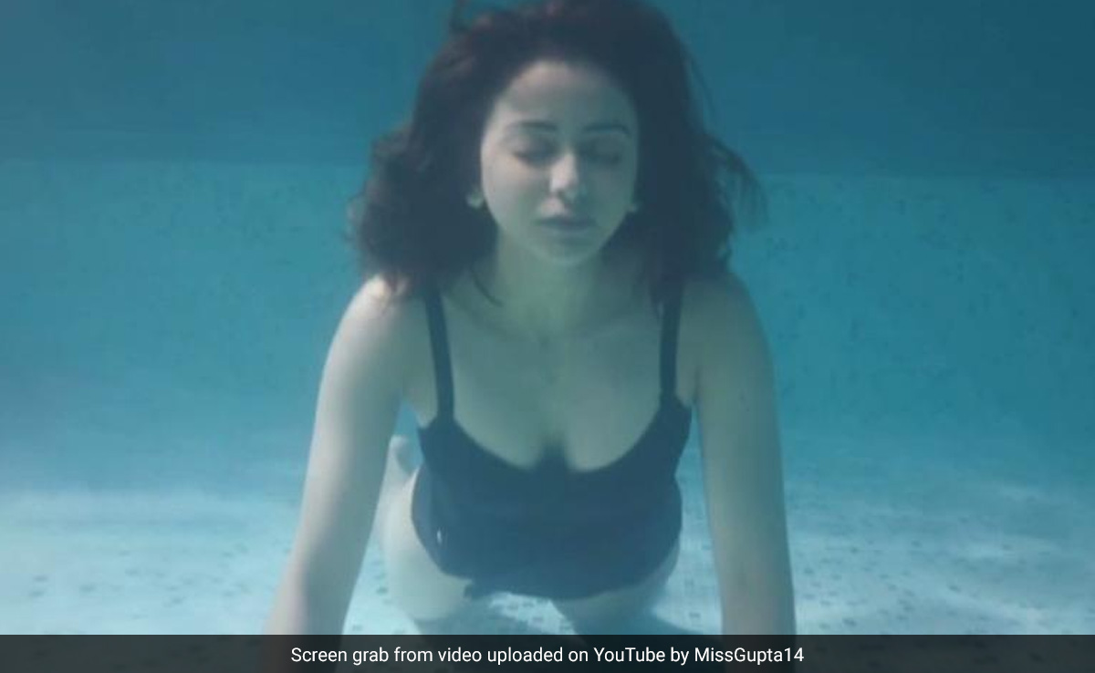 'आई लव यू' के सिर्फ एक सीन के लिए रकुल प्रीत सिंह ने किया ऐसा काम, किस्सा सुन थम जाएंगी फैंस की सांसें 'आई लव यू' के सिर्फ एक सीन के लिए रकुल प्रीत सिंह ने किया ऐसा काम, किस्सा सुन थम जाएंगी फैंस की सांसें