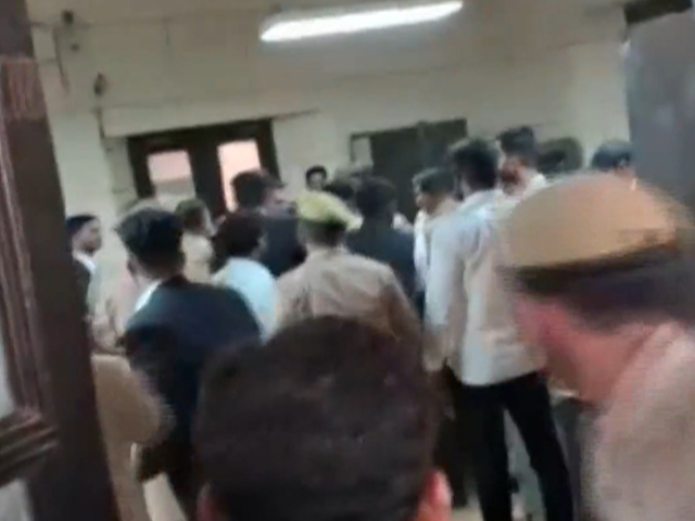 गैंगस्टर संजीव जीवा की लखनऊ कोर्ट परिसर में गोली मारकर हत्या