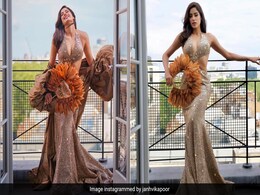 Janhvi Kapoor's Gold Gown Is Antique At Its Core But So Very Modern Chic In Essence Janhvi Kapoor's Gold Gown Is Antique At Its Core But So Very Modern Chic In Essence