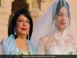 To Mom Madhu Chopra, With Love From Her "Forever Champion And Fan" Priyanka To Mom Madhu Chopra, With Love From Her "Forever Champion And Fan" Priyanka