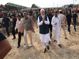 Odisha Train Accident: PM मोदी ट्रेन दुर्घटना स्थल पर पहुंचे, अस्पताल जाकर घायलों का जाना हाल Odisha Train Accident: PM मोदी ट्रेन दुर्घटना स्थल पर पहुंचे, अस्पताल जाकर घायलों का जाना हाल