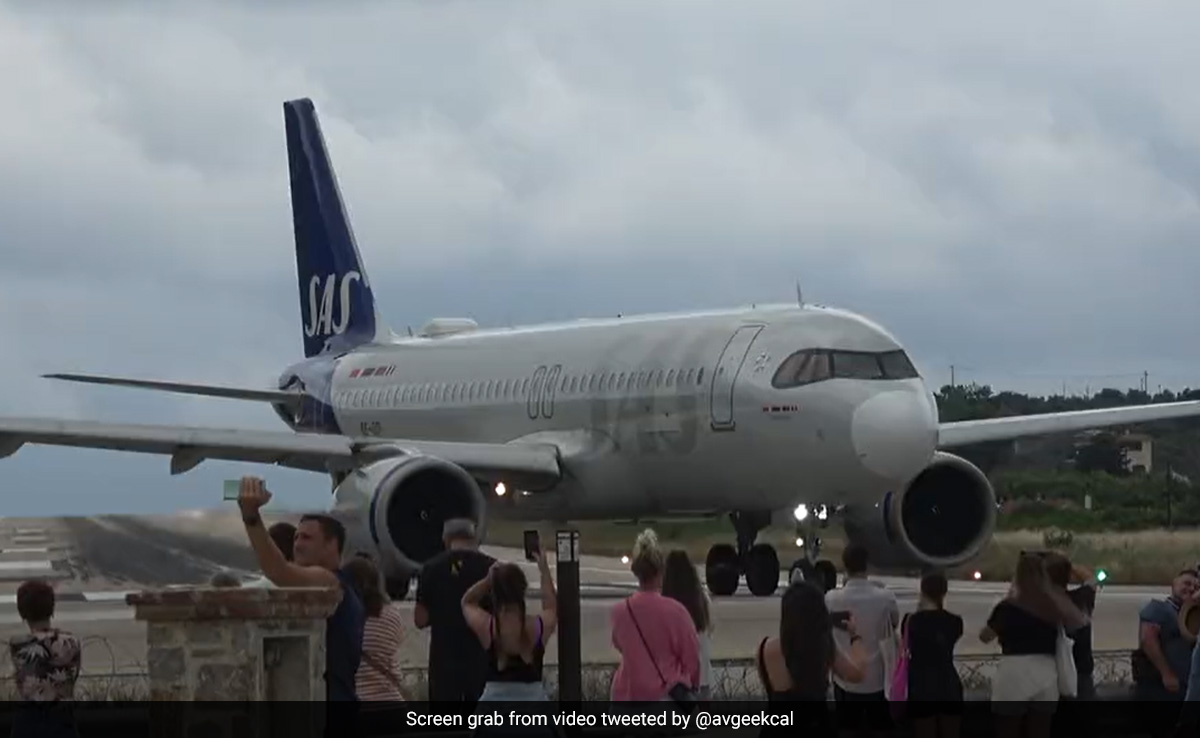 Ever Imagined How Powerful Jet Blast Is? Watch This Viral Video