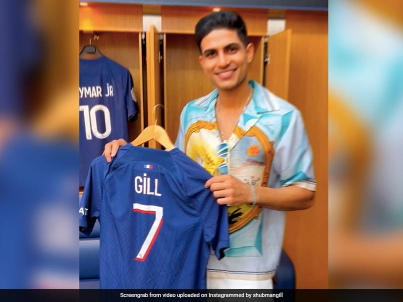 "Shirt <i>Leke...</i>": Ishan Kishans Comment On Shubman Gills Pic With PSG Jersey Leaves Internet In Splits