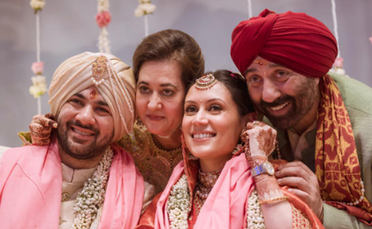 Rarely Seen Deols: Sunny's Wife Pooja And Mom Prakash At Karan's Wedding