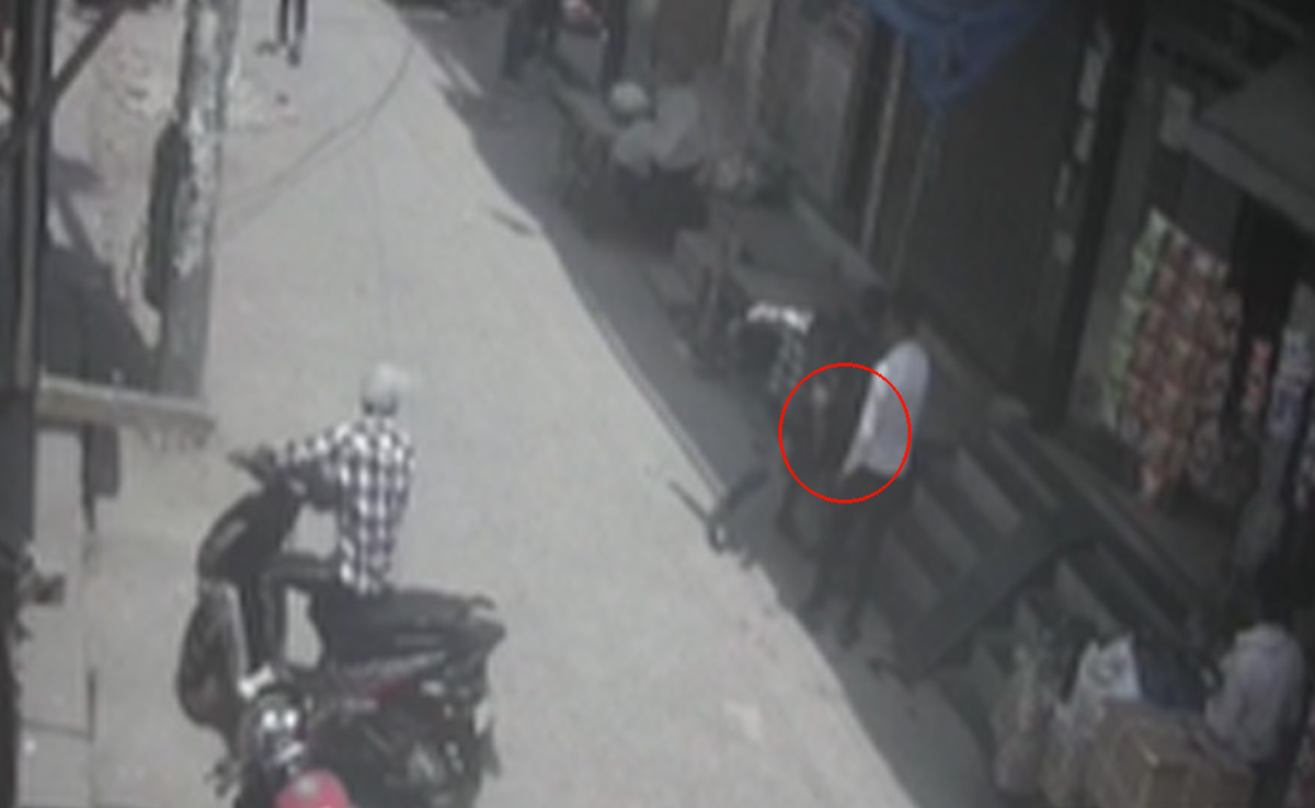 On Camera, 18-Year-Old Stabbed In Delhi Street, No One Intervenes