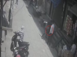 On Camera, 18-Year-Old Stabbed In Delhi Street, No One Intervenes On Camera, 18-Year-Old Stabbed In Delhi Street, No One Intervenes