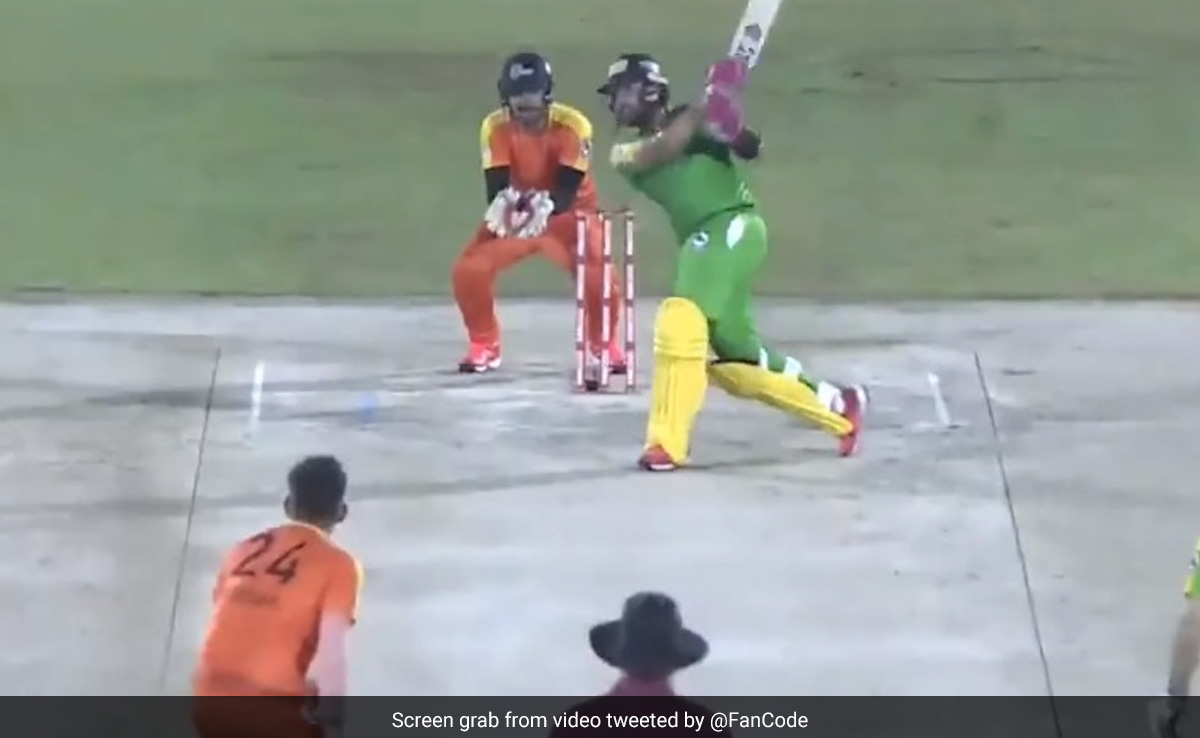 '6 6 6 6 6' रिंकू सिंह के बाद अब इस 'भारतीय मूल' के बैटर ने लगाए 5 गेंद पर 5 छक्का, मचाया गदर, Video