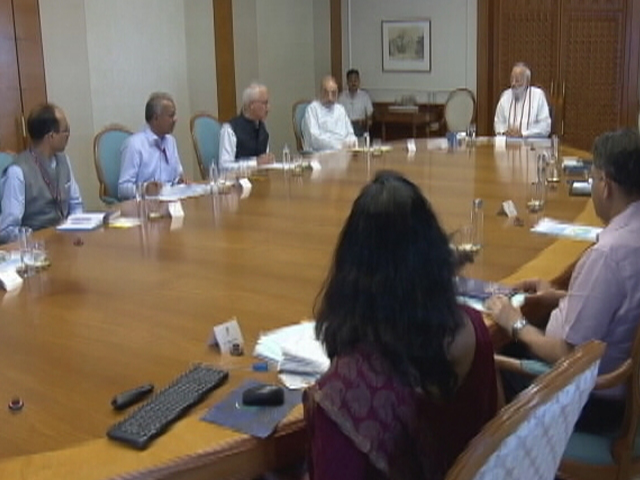 चक्रवाती तूफान 'बिपरजॉय' ने बदला रास्ता, गुजरात पर बढ़ा खतरा, पीएम मोदी ने की बैठक