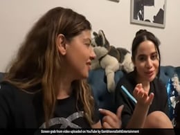 जब उर्फी जावेद को ऑटो में सफर करने पर पड़े थे ताने जब उर्फी जावेद को ऑटो में सफर करने पर पड़े थे ताने