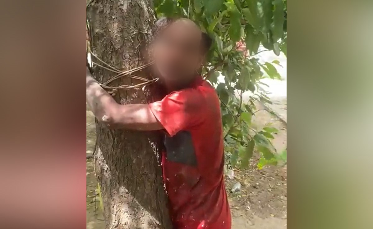 यूपी : मुस्लिम शख्स को पेड़ से बांधकर पीटा, "जय श्री राम" के नारे लगाने के लिए किया मजबूर, 2 गिरफ्तार