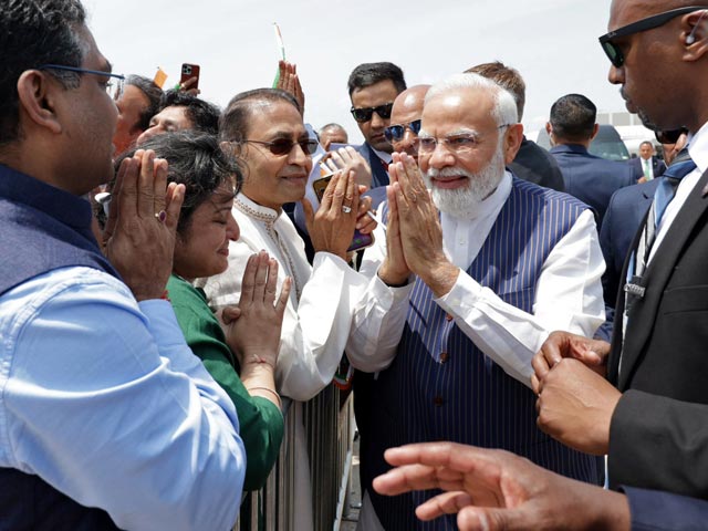 PM Gets Huge Welcome In New York, Meets Intellectuals, CEOs
