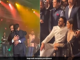 करण देओल के वेडिंग रिसेप्शन का इनसाइड वीडियो आया सामने, रणवीर-दीपिका से लेकर सनी और बॉबी देओल के डांस और मस्ती की दिखी झलक करण देओल के वेडिंग रिसेप्शन का इनसाइड वीडियो आया सामने, रणवीर-दीपिका से लेकर सनी और बॉबी देओल के डांस और मस्ती की दिखी झलक