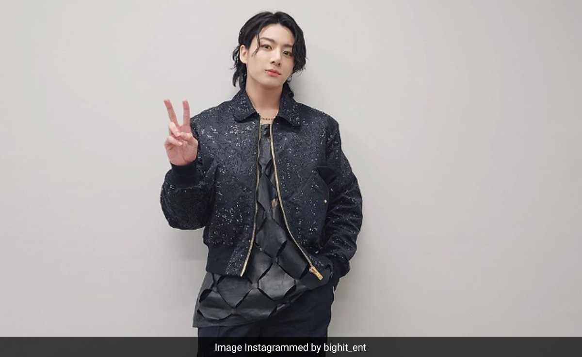 BTS' Jungkook Falls Asleep During Livestream, Millions Watch Him Snooze For 21 Minutes