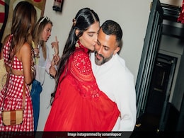 टेस्टी डिशेज, पति-बेटा और विदेशी दोस्तों संग सोनम कपूर ने मनाया अपना रॉयल बर्थडे, PHOTOS हुईं वायरल टेस्टी डिशेज, पति-बेटा और विदेशी दोस्तों संग सोनम कपूर ने मनाया अपना रॉयल बर्थडे, PHOTOS हुईं वायरल