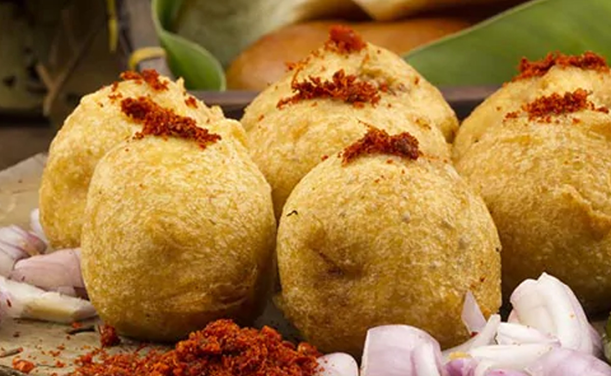 This Video Will Have You Dreaming of Surat's Mouthwatering Farali Pattice