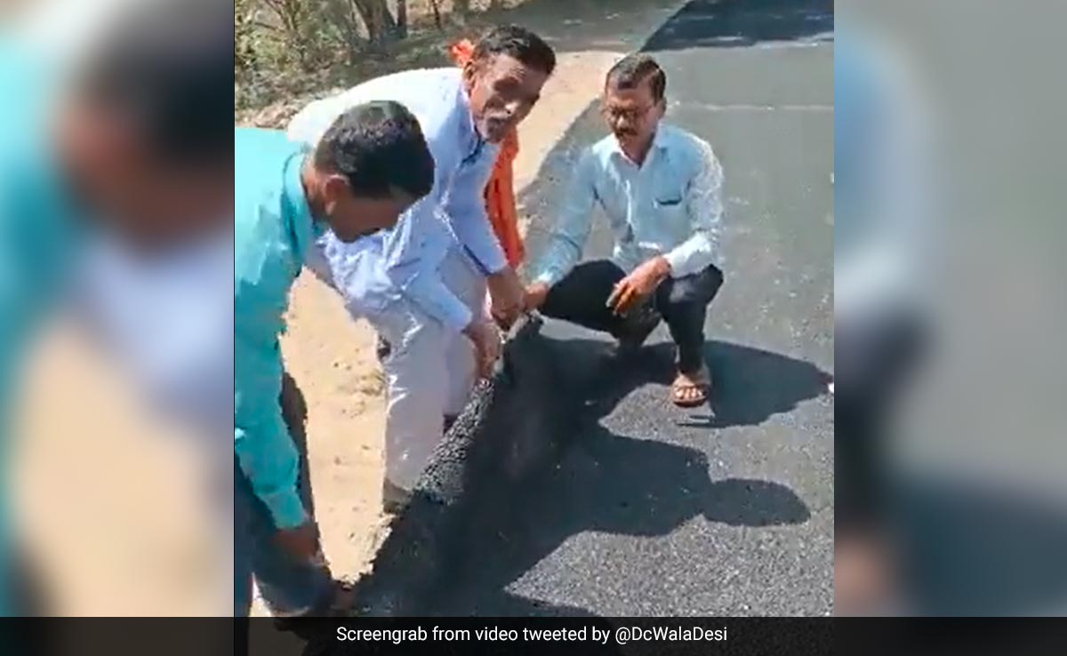 Video Shows Maharashtra Villagers Lifting Newly-Made Road With Bare Hands